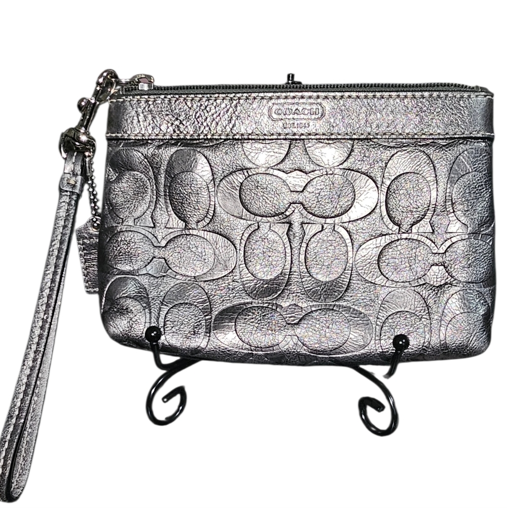 COACH  Metallic Silver/Pewter Wristlet Embossed/Debossed C's - Picture 3 of 5